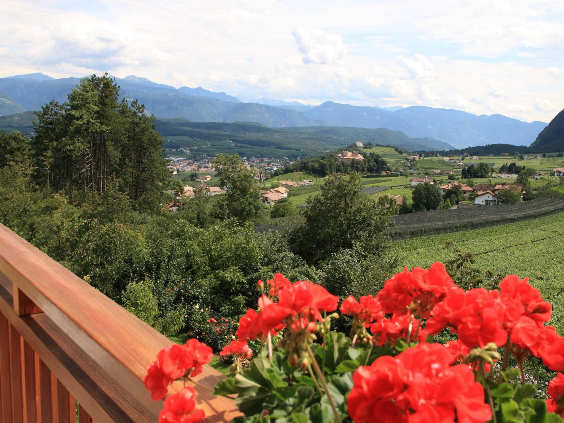 Eppan, Südtirol: Ferienwohnung, Zimmer und Ruhe finden Eppan, Südtirol: Ferienwohnung, Zimmer und Ruhe finden